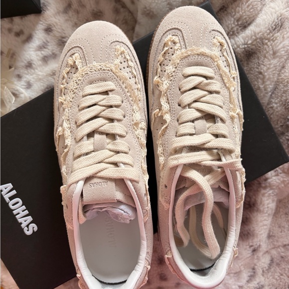 Alohas Lace Sneakers size 6 NWT - Picture 8 of 9